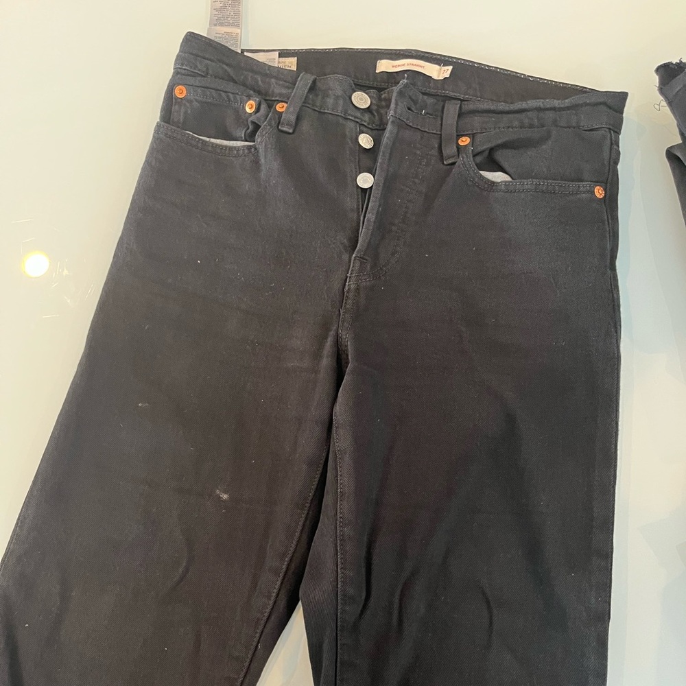 Levi’s Black Wedgie Straight Jean